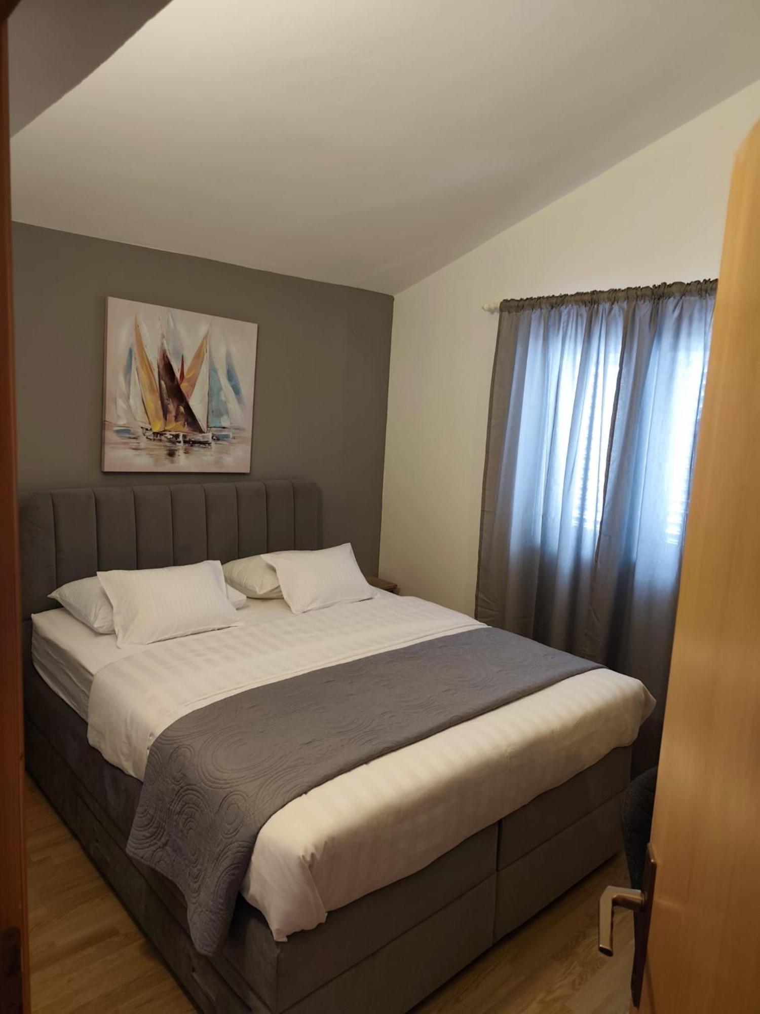 Apartments Tomic Biograd Na Moru Eksteriør bilde